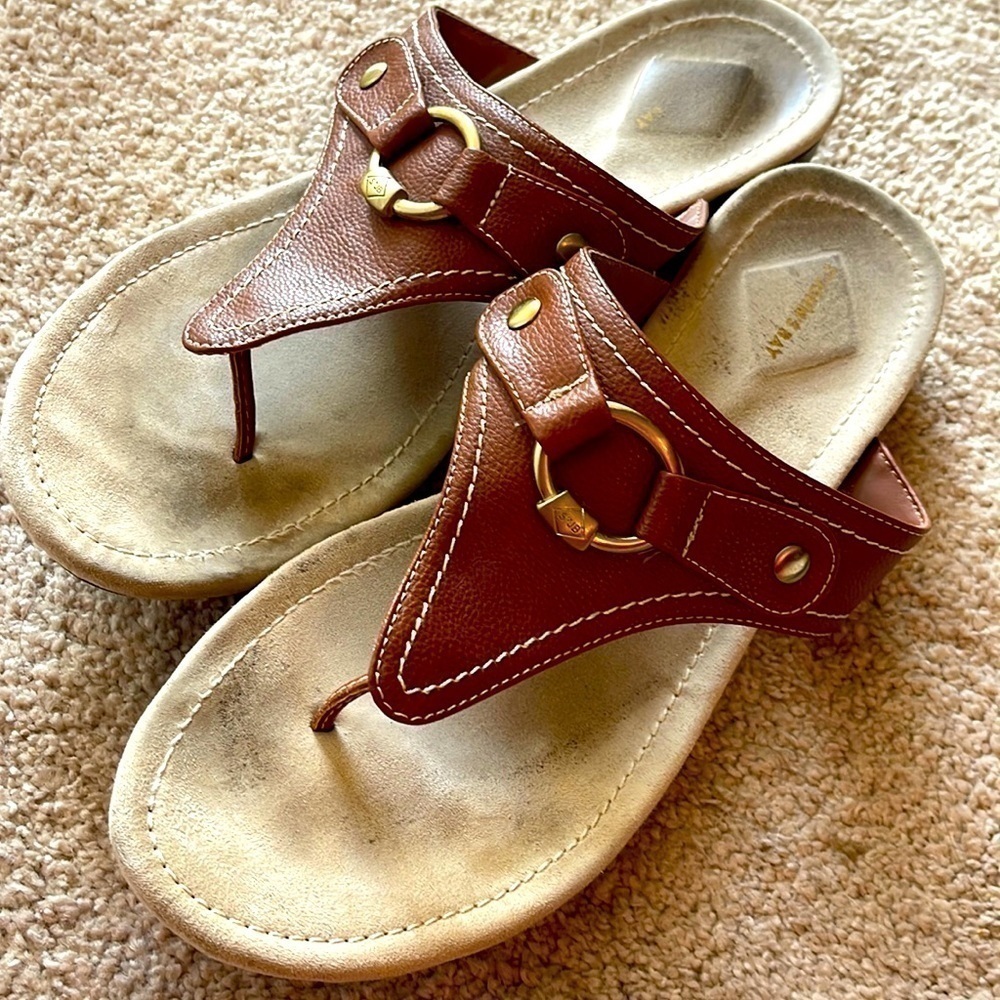 Camel 🐫 color Sr, John’s Bay sandals - Picture 8 of 8